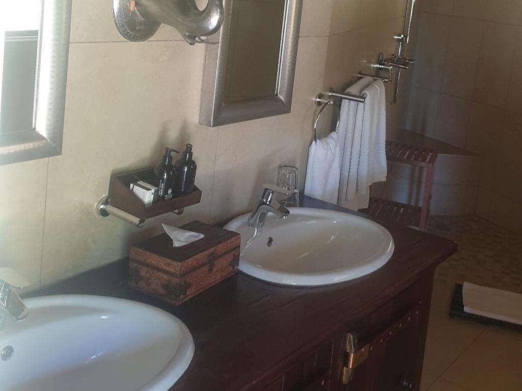 La Rochelle Lodge Namibia Цумеб Экстерьер фото